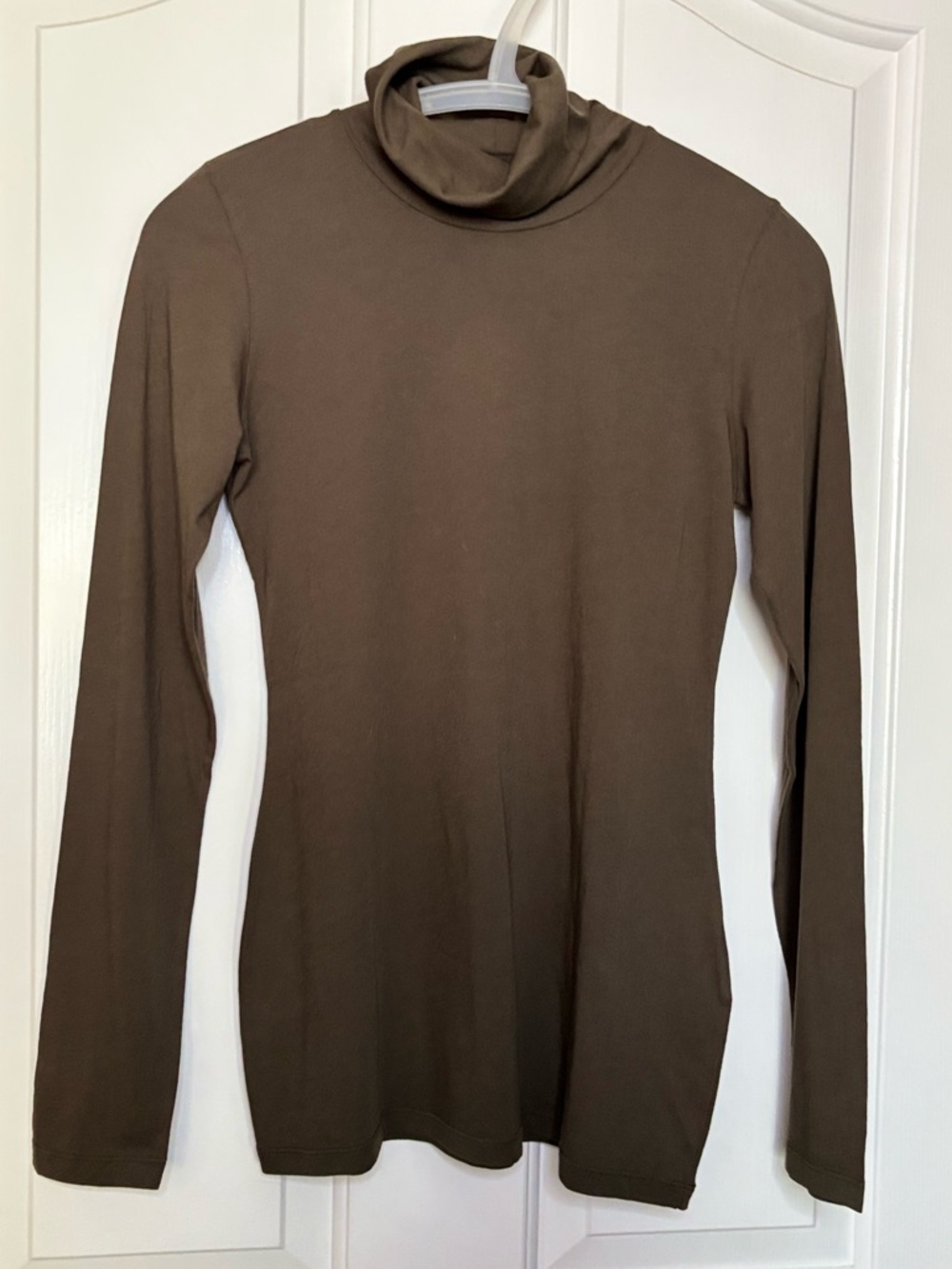 NWT LIS LAREIDA Wanda Women’s Soft Brown Turtleneck Long-Sleeve Top size S
